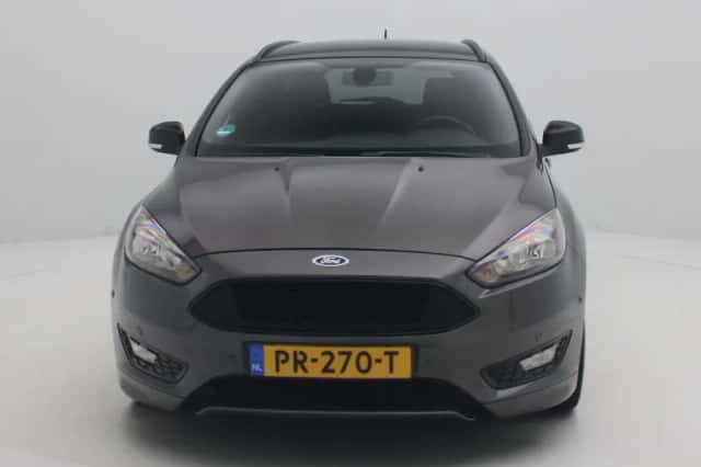 Ford Focus (2017) thumbnail 3