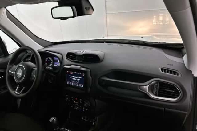 Jeep Renegade (2021) thumbnail 17