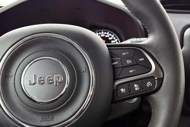 Jeep Renegade (2021) thumbnail 6