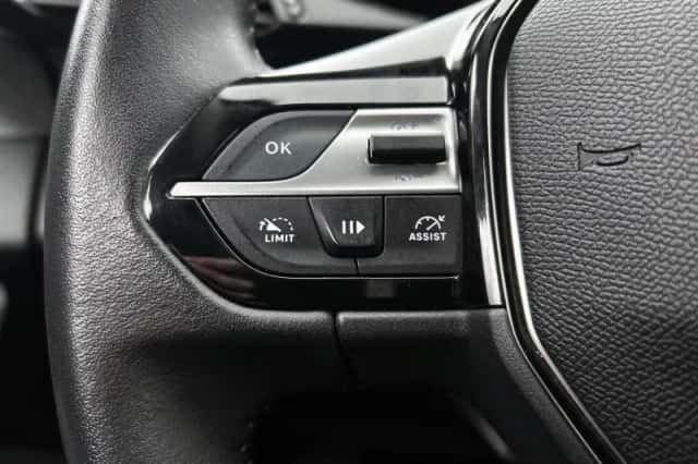 Peugeot 308 (2023) thumbnail 6