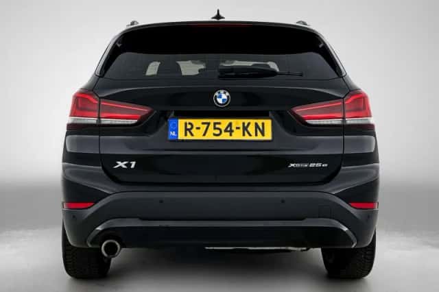 BMW X1 (2021) thumbnail 3