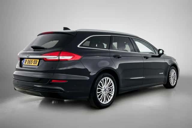Ford Mondeo (2021) thumbnail 5