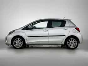 Toyota Yaris (2015) thumbnail 2
