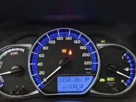 Toyota Yaris (2015) thumbnail 18
