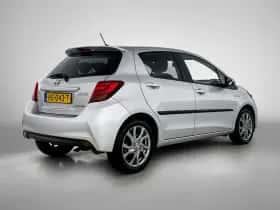 Toyota Yaris (2015) thumbnail 4