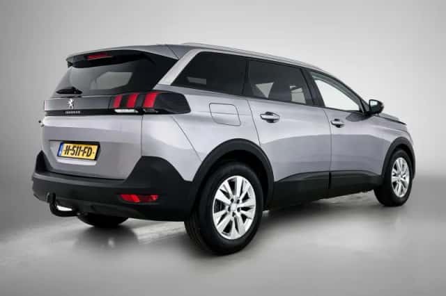 Peugeot 5008 (2021) thumbnail 4