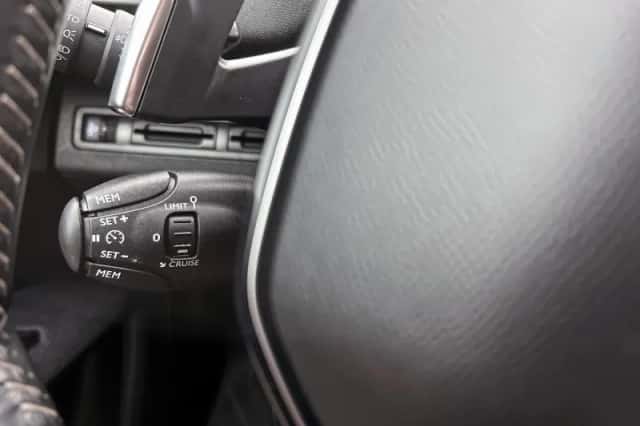 Peugeot 5008 (2021) thumbnail 6
