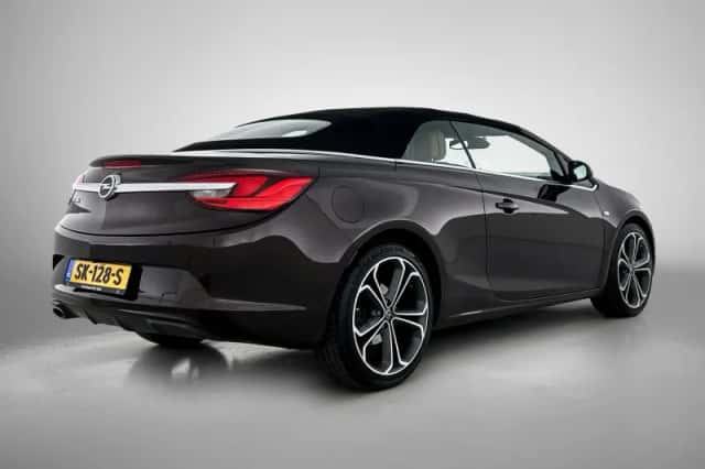 Opel Cascada (2015) thumbnail 4