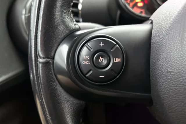 MINI Clubman (2016) thumbnail 6