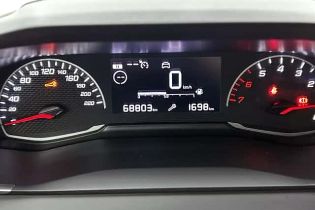Peugeot 208 (2022) thumbnail 18