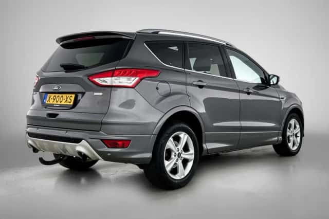 Ford Kuga (2014) thumbnail 4