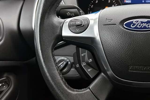 Ford Kuga (2014) thumbnail 6