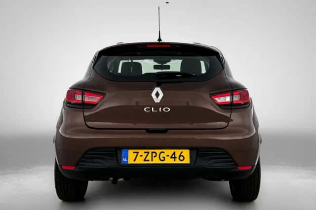 Renault Clio (2015) thumbnail 3