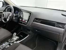Mitsubishi Outlander (2020) thumbnail 22