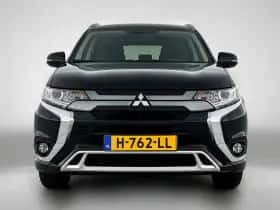 Mitsubishi Outlander (2020) thumbnail 5