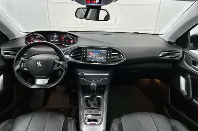 Peugeot 308 (2018) thumbnail 6