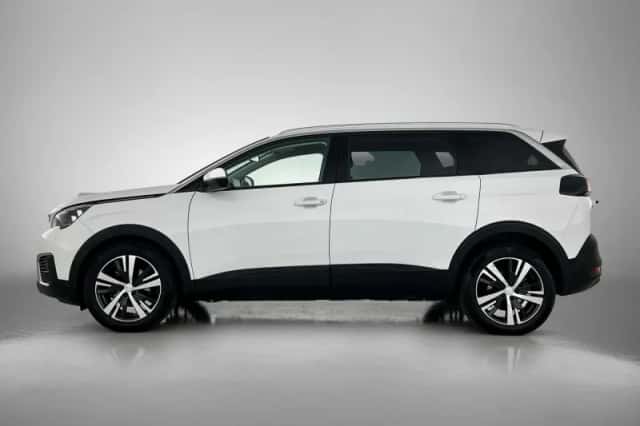 Peugeot 5008 (2018) thumbnail 2