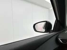 Peugeot 3008 (2019) thumbnail 16