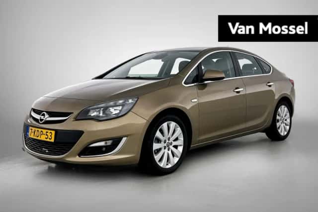Opel Astra (2013) thumbnail 1