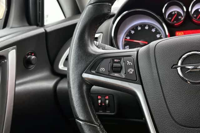 Opel Astra (2013) thumbnail 6