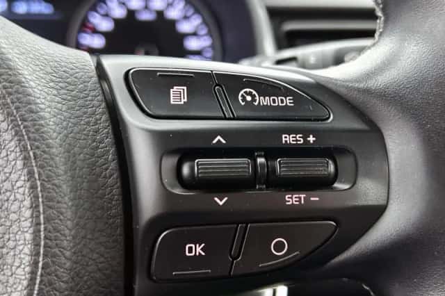 Kia Stonic (2018) thumbnail 6