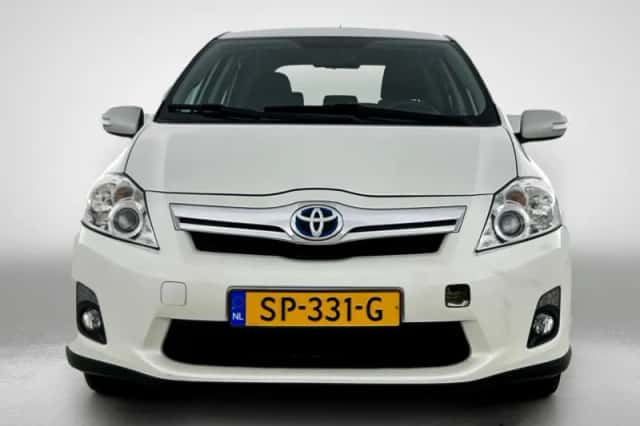 Toyota Auris (2012) thumbnail 5