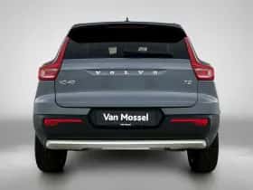 Volvo XC40 (2021) thumbnail 3