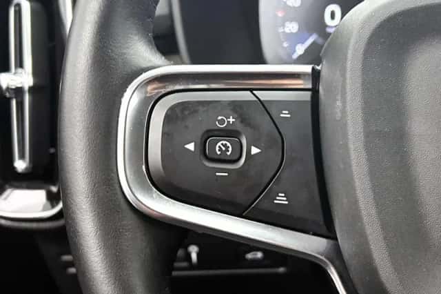 Volvo XC40 (2021) thumbnail 6