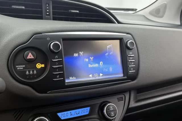 Toyota Yaris (2019) thumbnail 15