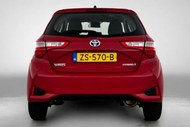 Toyota Yaris (2019) thumbnail 3