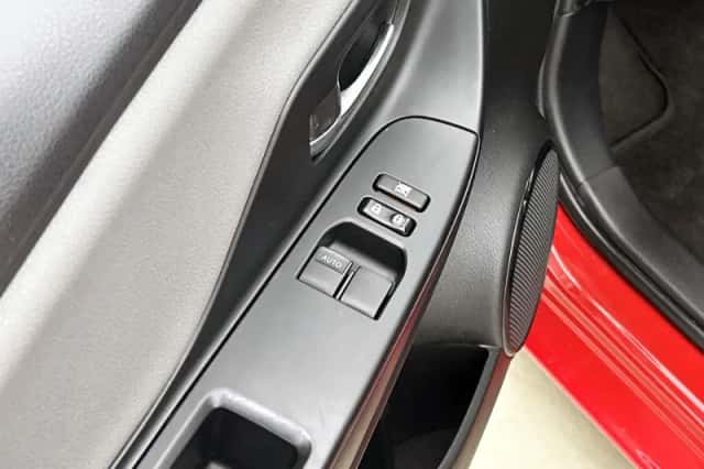 Toyota Yaris (2019) thumbnail 25