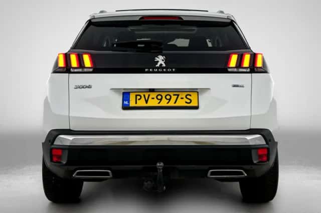 Peugeot 3008 (2017) thumbnail 3