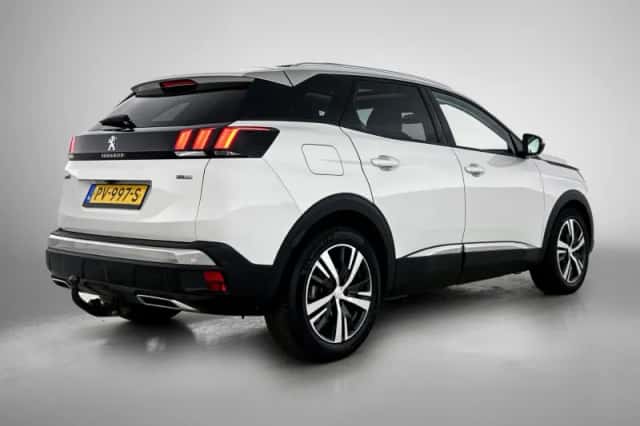 Peugeot 3008 (2017) thumbnail 4
