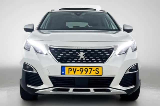 Peugeot 3008 (2017) thumbnail 5
