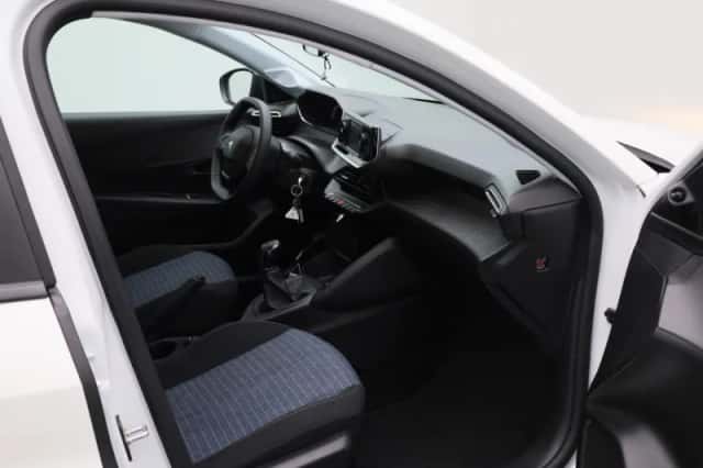 Peugeot 208 (2022) thumbnail 21