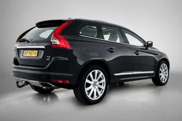 Volvo XC60 (2017) thumbnail 4