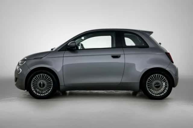 Fiat 500 (2022) thumbnail 2