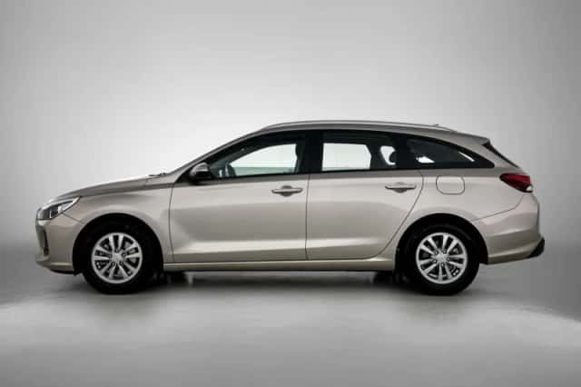 Hyundai i30 (2018) thumbnail 3