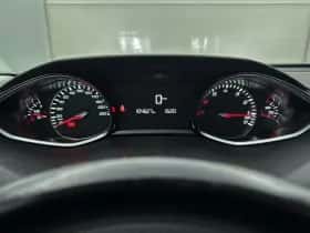 Peugeot 308 (2017) thumbnail 6