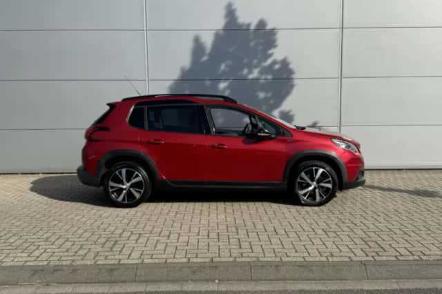 Peugeot 2008 (2018) thumbnail 6