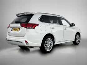 Mitsubishi Outlander (2020) thumbnail 4