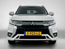 Mitsubishi Outlander (2020) thumbnail 5