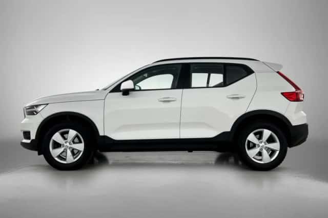 Volvo XC40 (2018) thumbnail 2