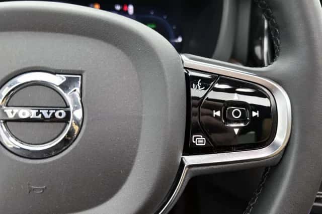Volvo XC60 (2023) thumbnail 4