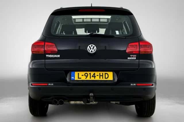 Volkswagen Tiguan (2016) thumbnail 3