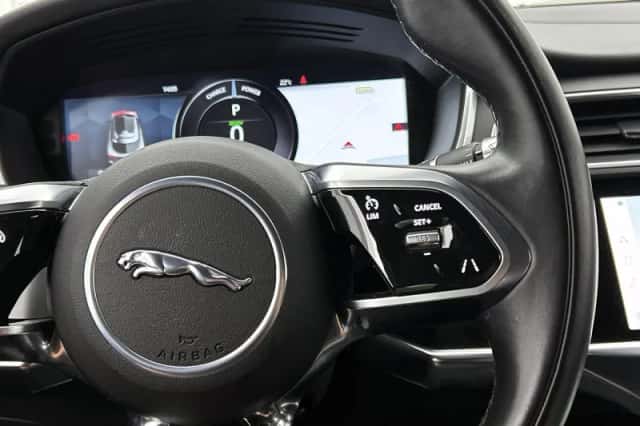 Jaguar I-Pace (2020) thumbnail 6