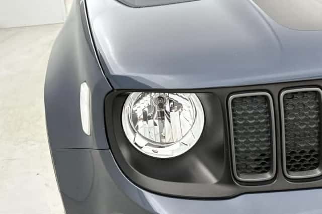 Jeep Renegade (2022) thumbnail 13