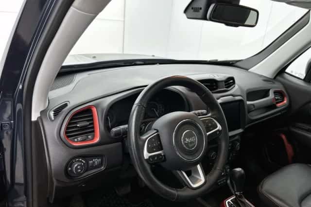 Jeep Renegade (2022) thumbnail 18