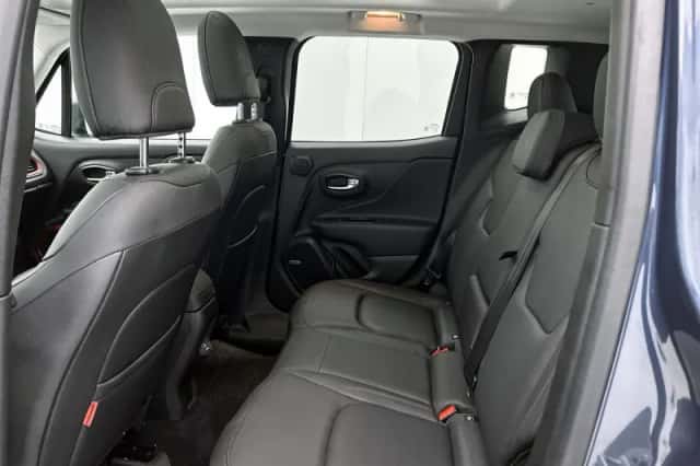 Jeep Renegade (2022) thumbnail 26