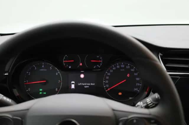 Opel Corsa (2023) thumbnail 16